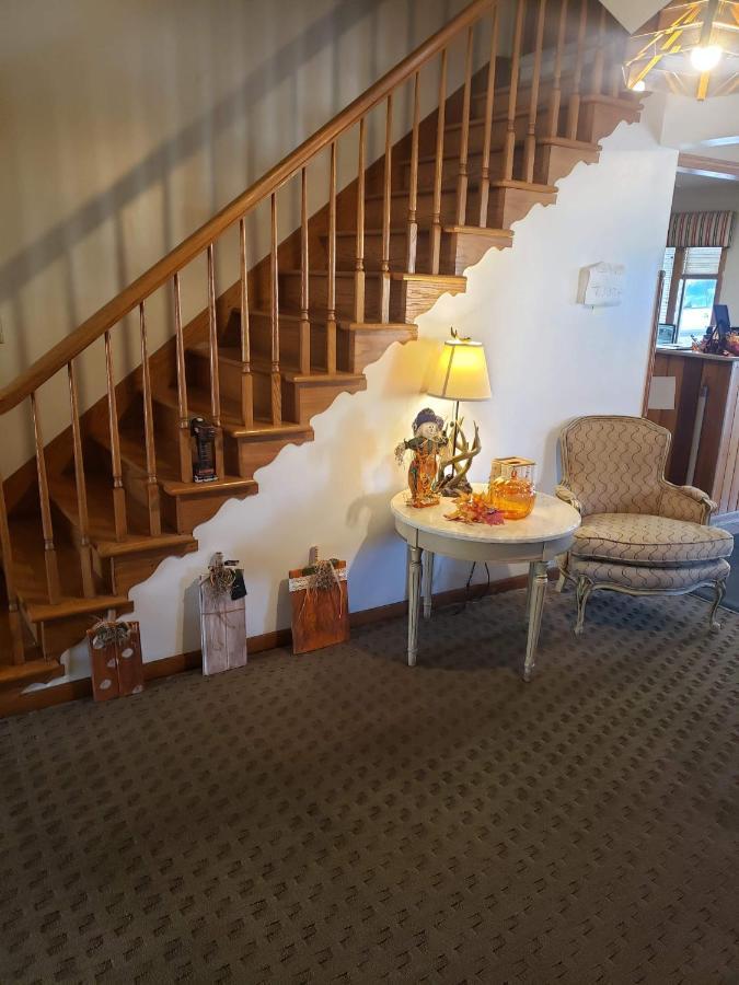 קיימברידג' Deer Creek Motel מראה חיצוני תמונה