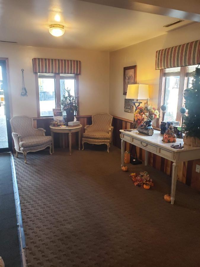 קיימברידג' Deer Creek Motel מראה חיצוני תמונה