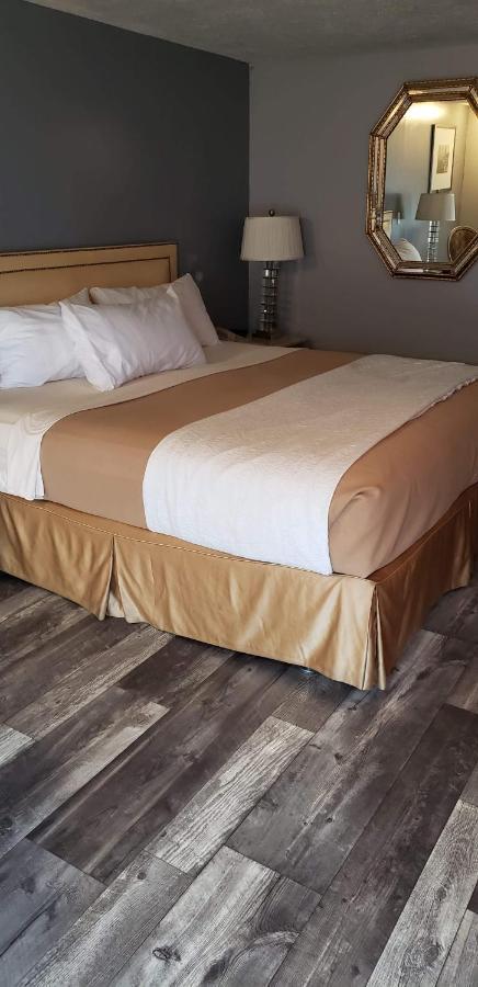 קיימברידג' Deer Creek Motel מראה חיצוני תמונה