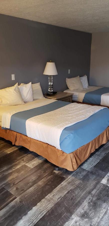 קיימברידג' Deer Creek Motel מראה חיצוני תמונה